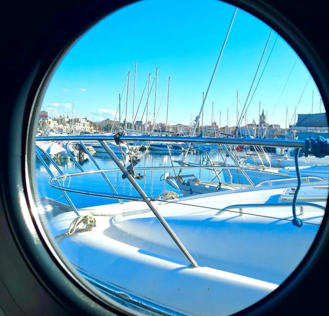 بوتيل Alghero Houseboat Seabreeze 2 إيطاليا