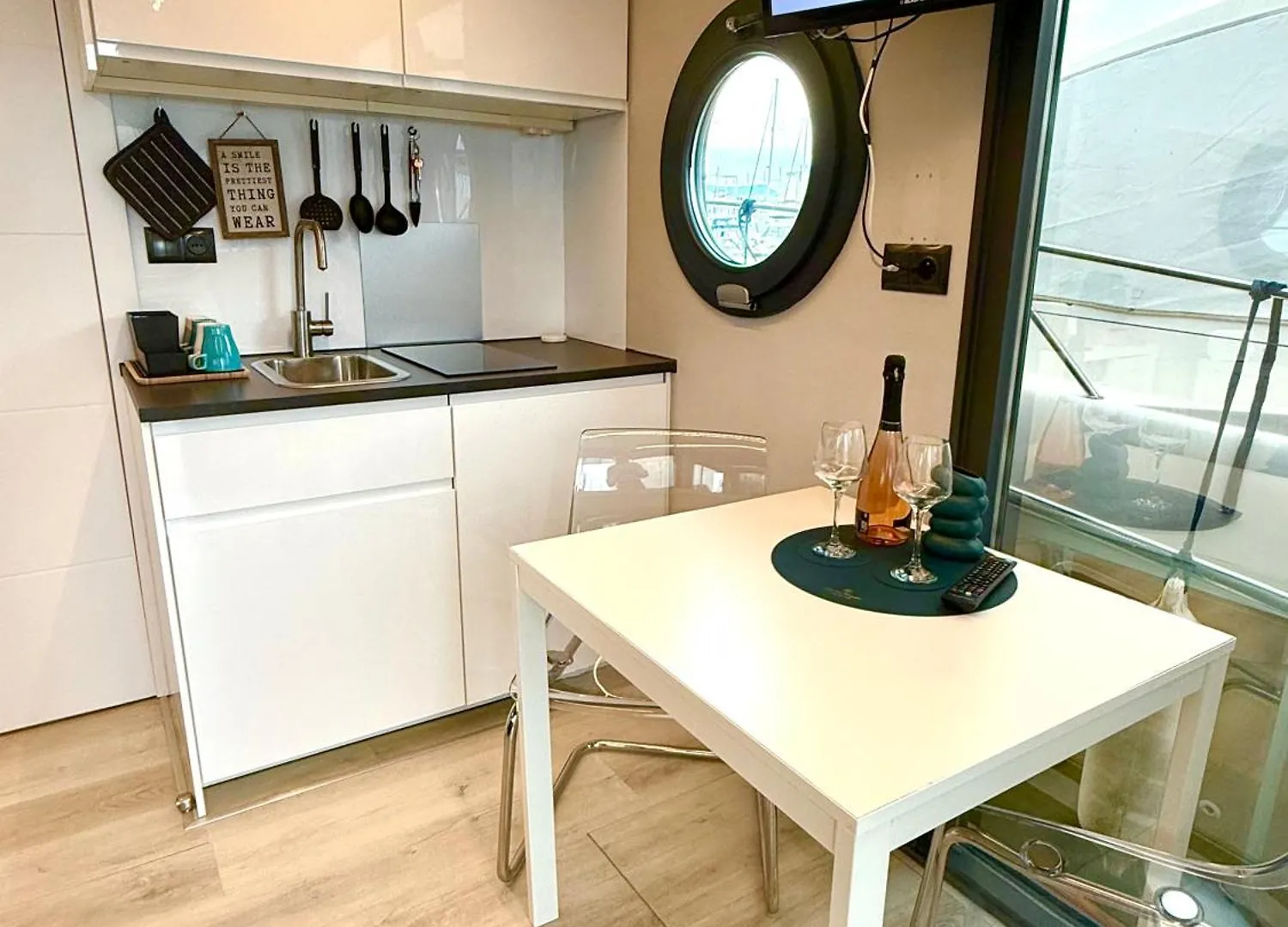 Alghero Houseboat Seabreeze 2 0*,  Italien